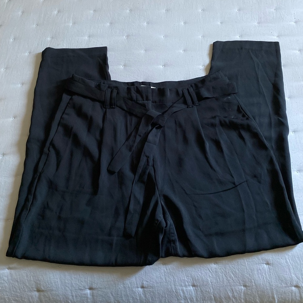tapered belted pants